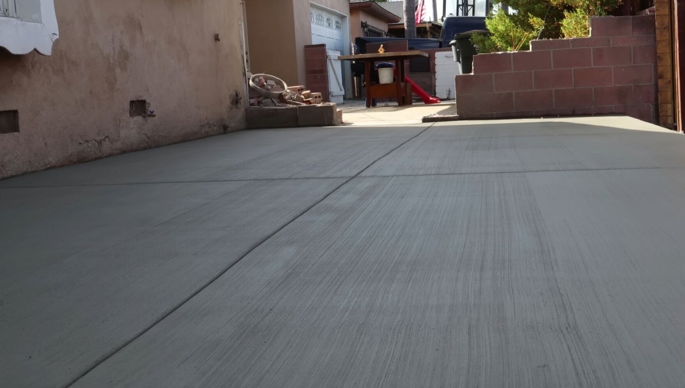 Custom concrete patio and walkway in Avondale, AZ